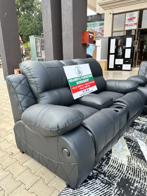 2025_07_08_13_17_58_IMG_7890 Recliner sofa